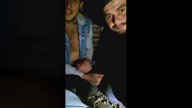2xFrenchDudes  29-04-2022